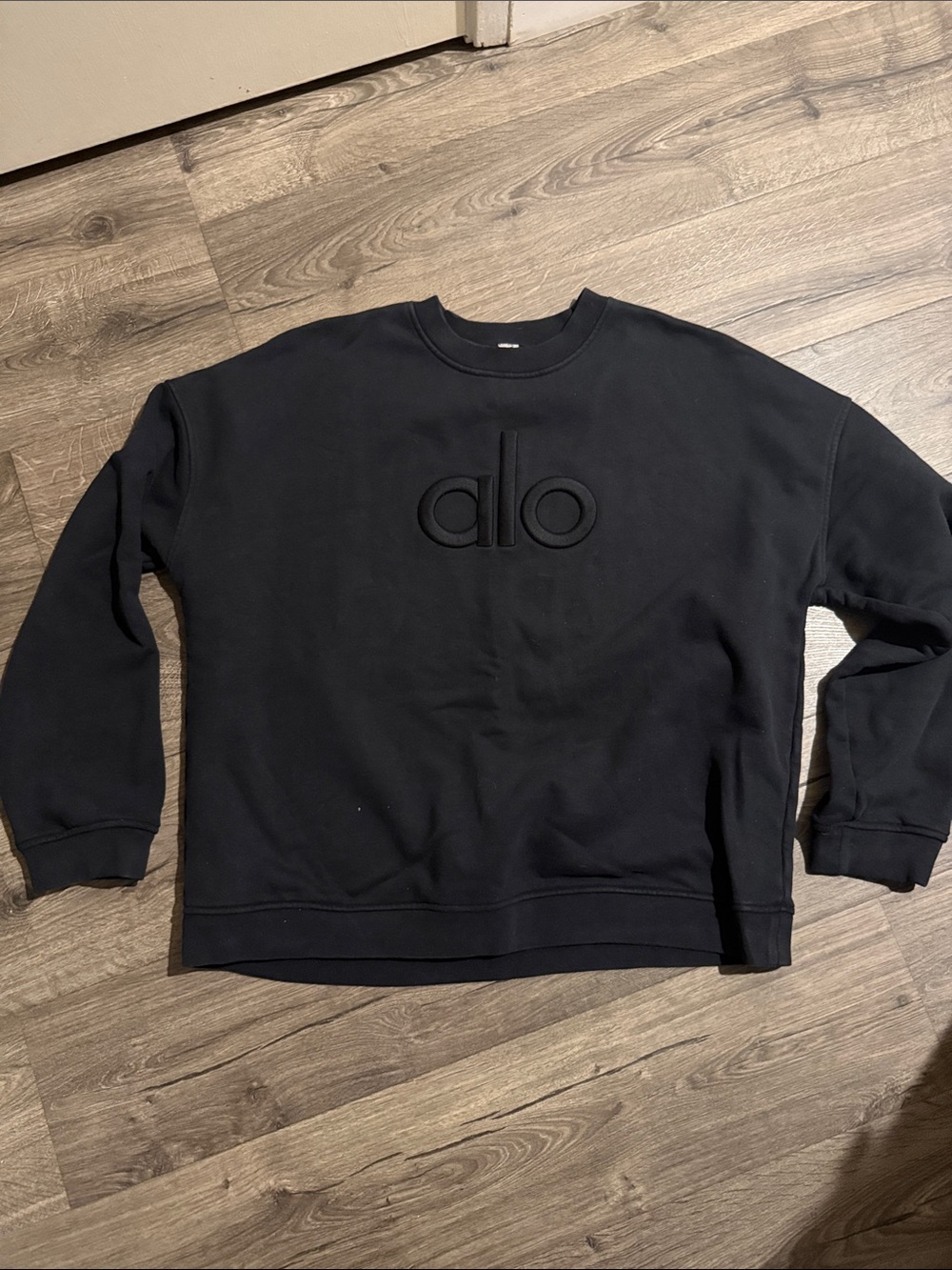 Rare ALO Yoga Black Tonal Embossed Logo Crewneck Sweatshirt  L/Xl oversized